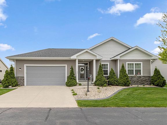 2nd image of 404 Bella Way
