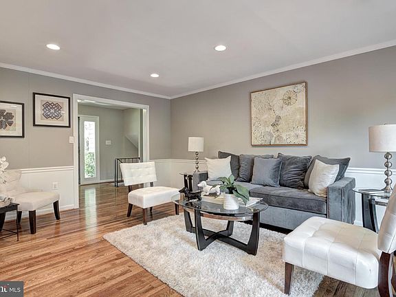 3rd image of 4826 Ponderosa Dr