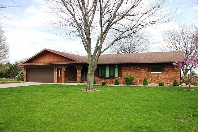 1st image of 104 N Blue Spruce Ln