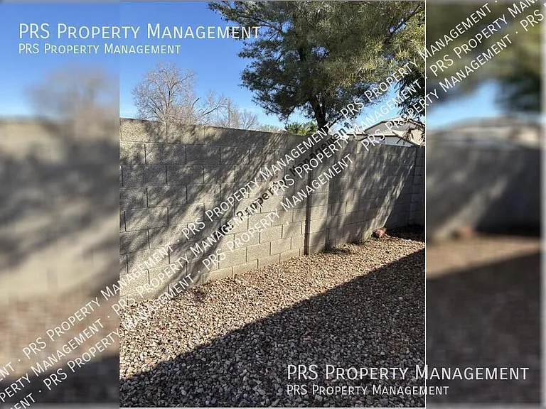 1744 E Robin Ln — Photo 23