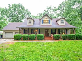 25350 Englewood Ln, Lebanon, MO 65536