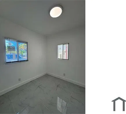 731 SW 3rd Pl — Photo 3