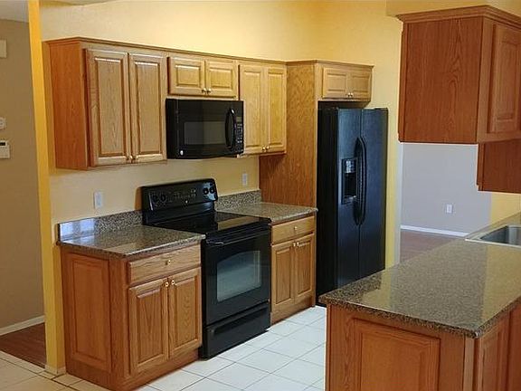 3rd image of 5243 Desmond Ln