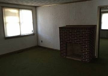 3rd image of 119 S Jones St