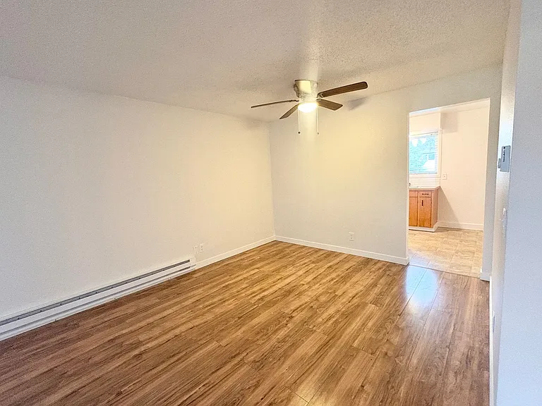 UPP2415 - Gaiser Court Apartments — Photo 5
