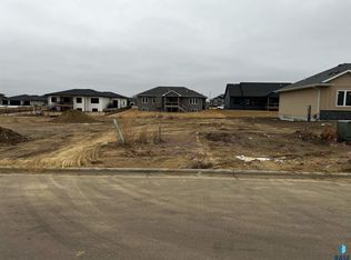 5418 W Colonial Ct, Sioux Falls, SD 57107