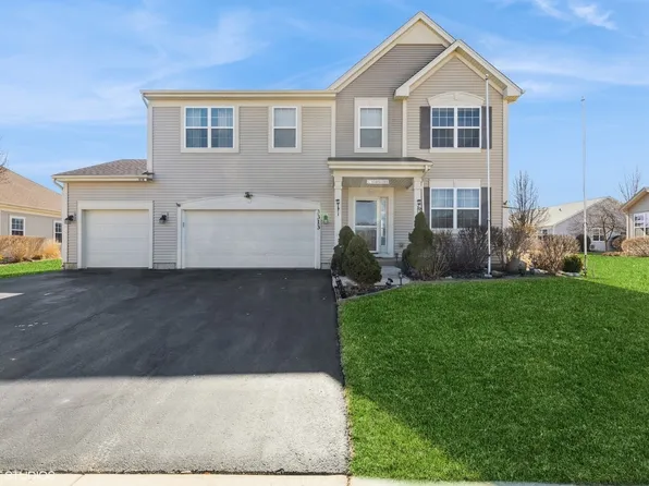 3313 Christopher Ln, McHenry, IL 60051