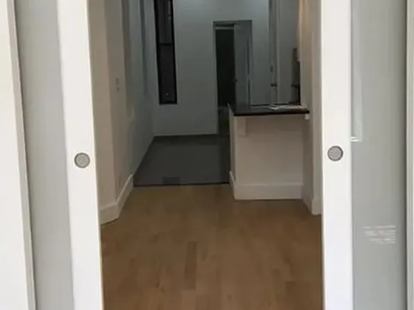 577 2nd Avenue image 4 of 12