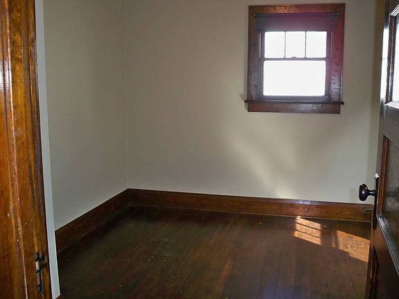 5th image of 156 S Muskingum St