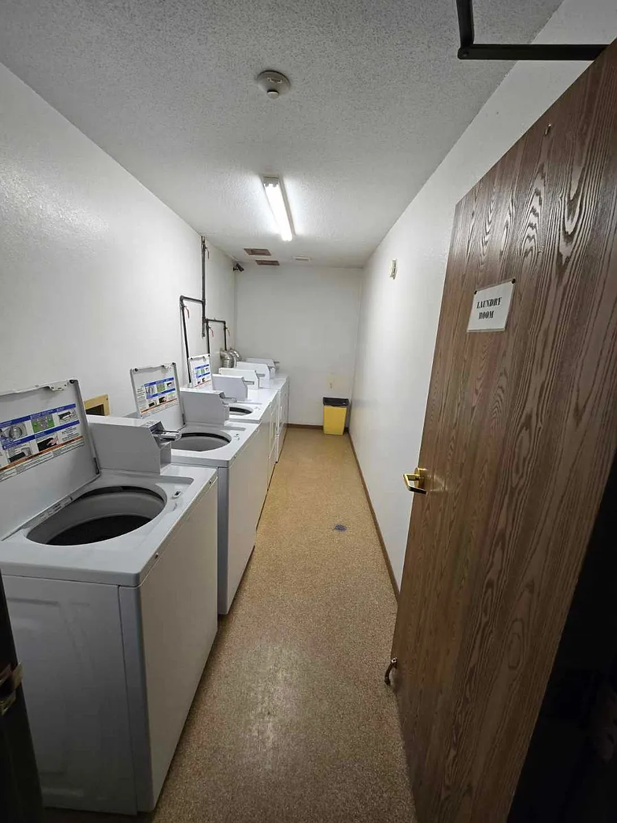 Building Photo - 139 Riverview Dr