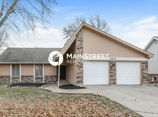 3915 SW Regatta Dr, Lees Summit, MO 64082