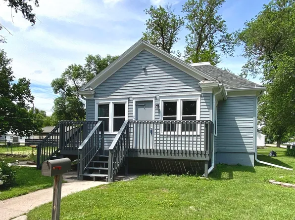 448 E Hawthorne St, Minden, NE 68959