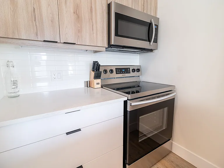 3075 Devonshire Ave — Photo 4