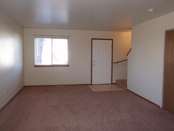4th image of 2418 Leo Ave #B