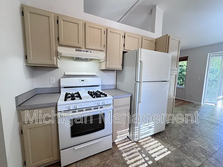 173 Algansee Dr — Photo 19