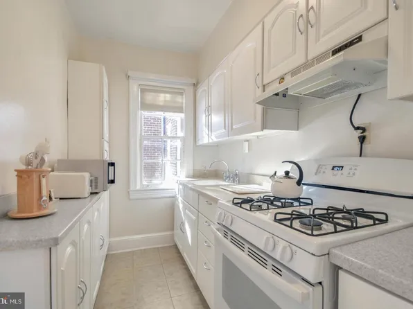 236 Farragut St NW #H-203, Washington, DC 20011