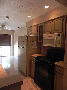 3rd image of 1219 Julian Lane Dr