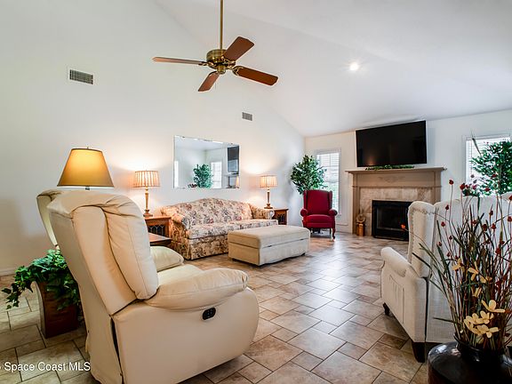 5th image of 660 Bella Vista Dr