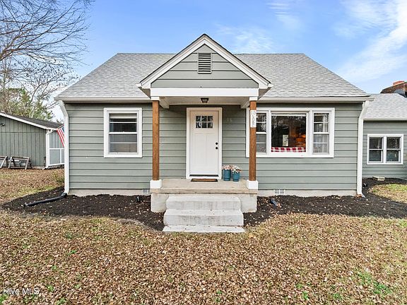 3rd image of 15 Laurel Drive
