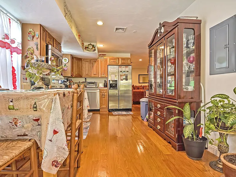 45 Nightingale St #B — Photo 31