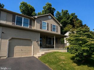 222 Bainbridge Cir, Sinking Spring, PA 19608