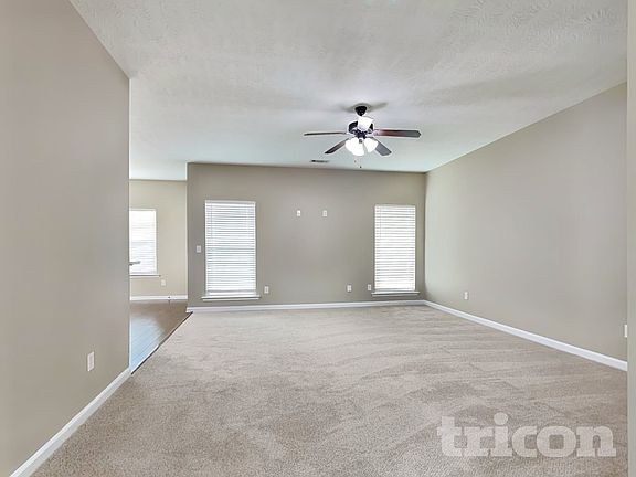 3rd image of 513 Fox Haven Dr
