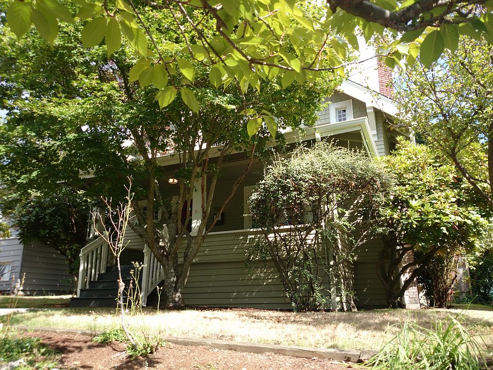 2nd image of 5514 33rd Ave NE