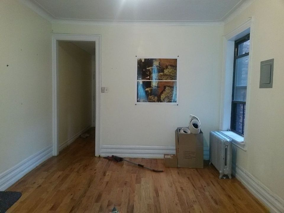 2nd image of 1399 Saint Johns Pl APT 2
