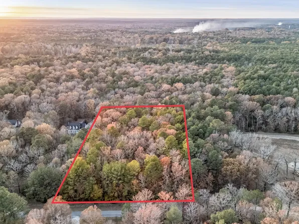 615 S Lk Dr, Starkville, MS 39759