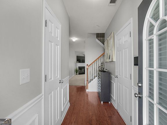 4th image of 7053 Creststone Way