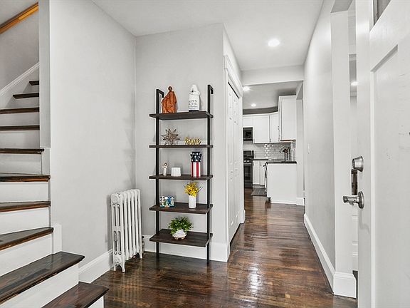2nd image of 138 Parker St