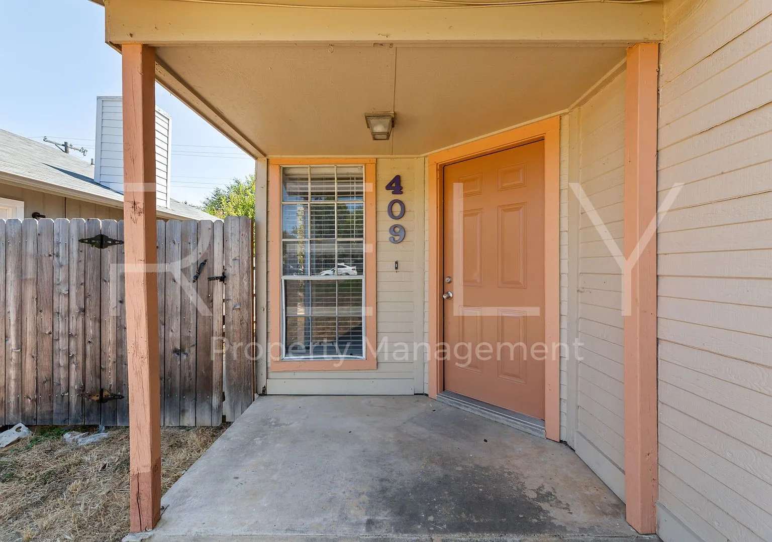 409 Greenlawn Blvd Round Rock, TX. 78664 — Photo 4