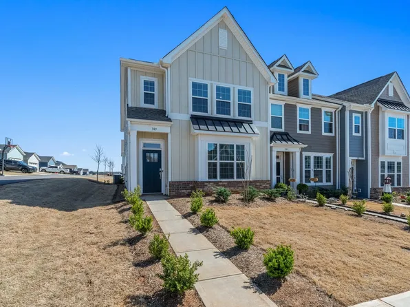 305 Novelty Dr, Greer, SC 29651