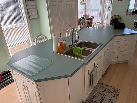 4th image of 1065 E Chestermere Dr