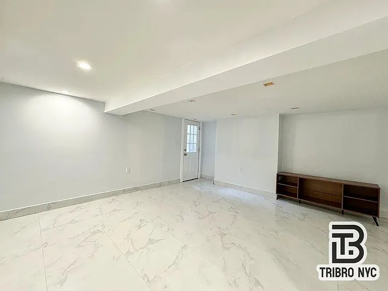 225 Halsey St #1 — Photo 8