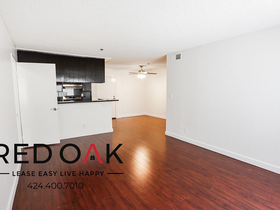 1st image of 15626 Vanowen St #128