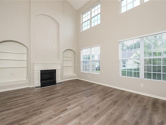 5th image of 3985 Yosemite Park Ln