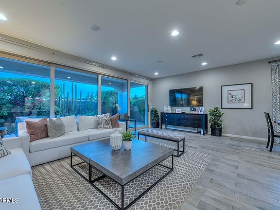 4th image of 2817 E HIDALGO Avenue