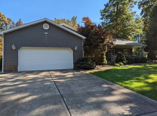 80 Whitetail Dr, North Parkersburg, WV 26104