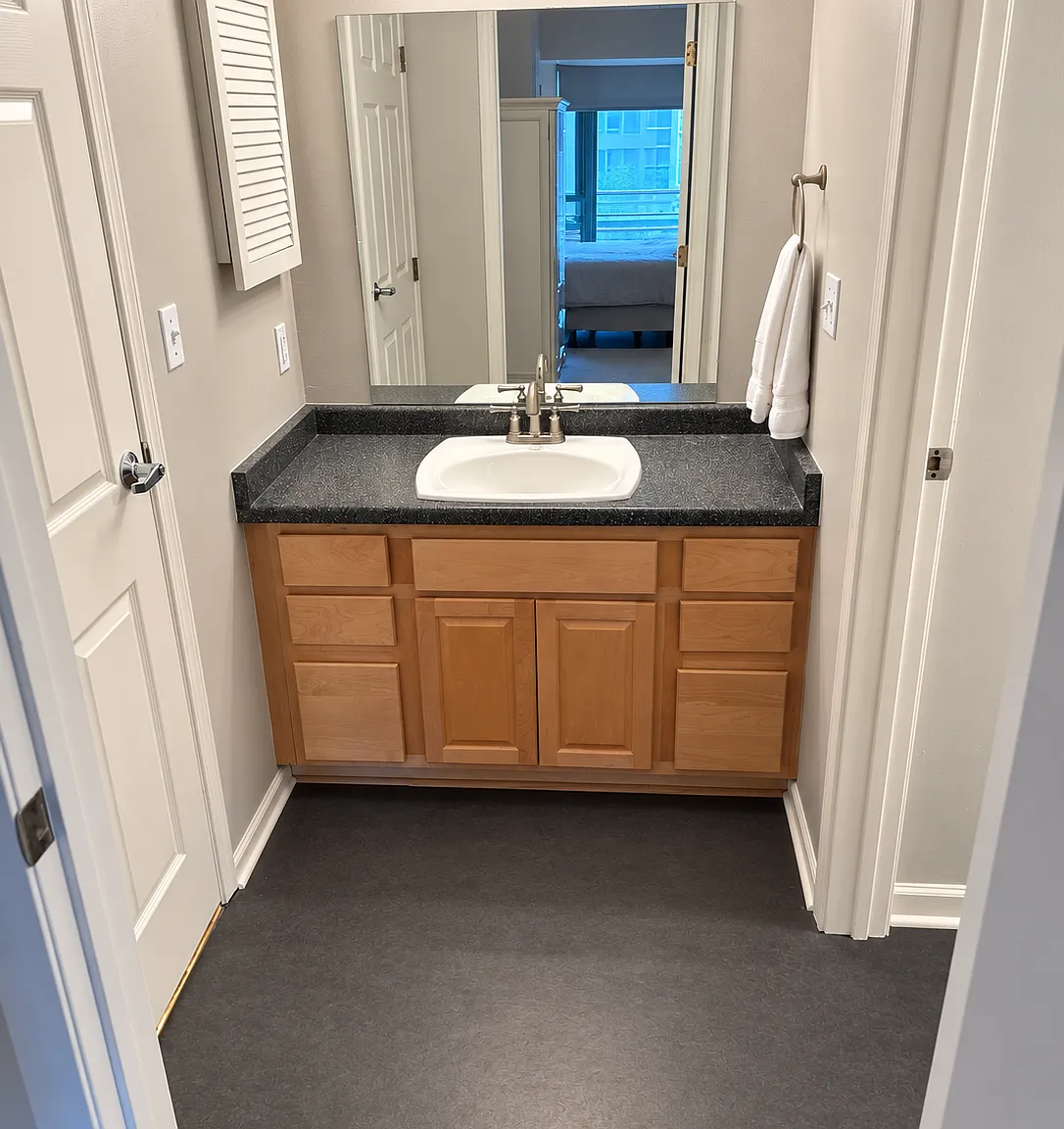 2 bed, 1.5 bath, 980 sqft, $2,500 — Photo 3