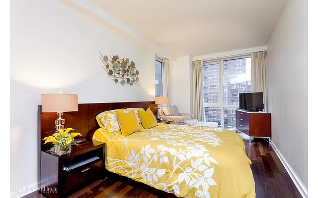 Rented by Douglas Elliman | media 5