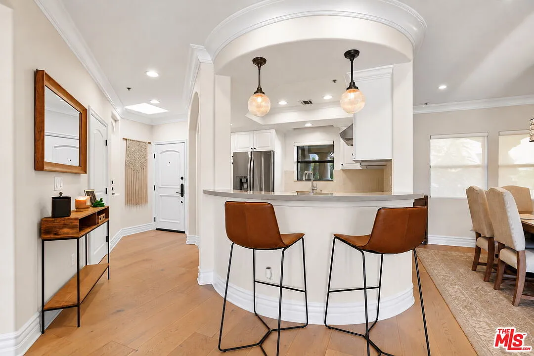 2 bed, 3.0 bath, 1538 sqft, $5,595 — Photo 4