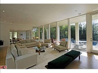 175 N Tigertail Rd, Los Angeles, CA 90049