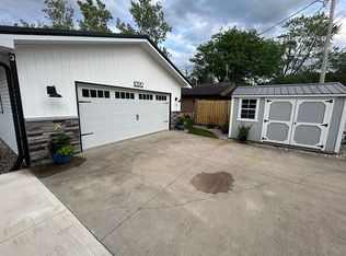 10370 N North Channel Dr, Syracuse, IN