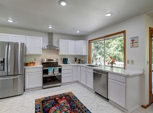 25119 18th Ave S, Des Moines, WA 98198