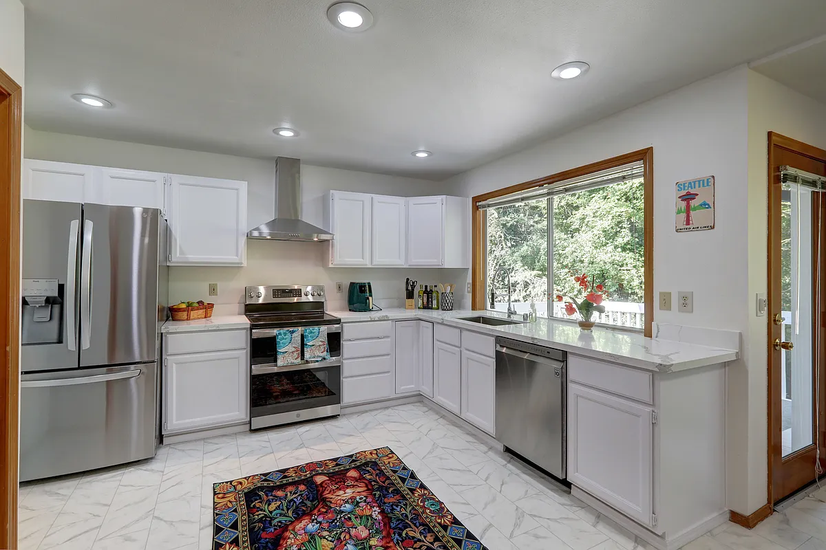 Kitchen - 25119 18th Ave S