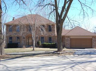 14704 Greenleaf Valley Dr, Chesterfield, MO 63017