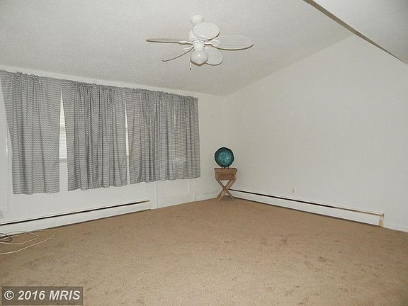 3rd image of 1128 Nottingham Dr
