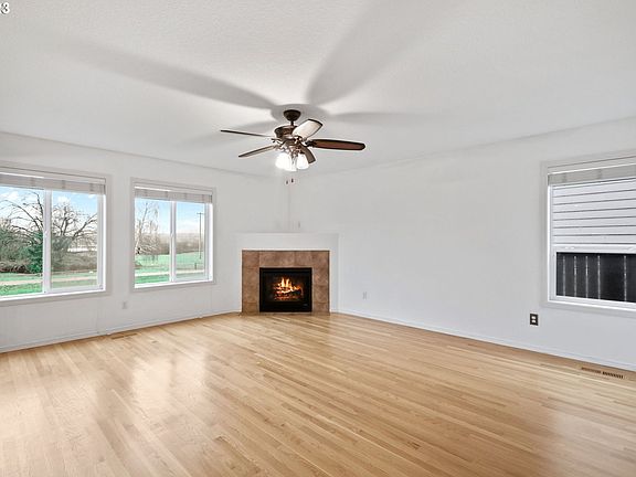 4th image of 16526 NE 45th St