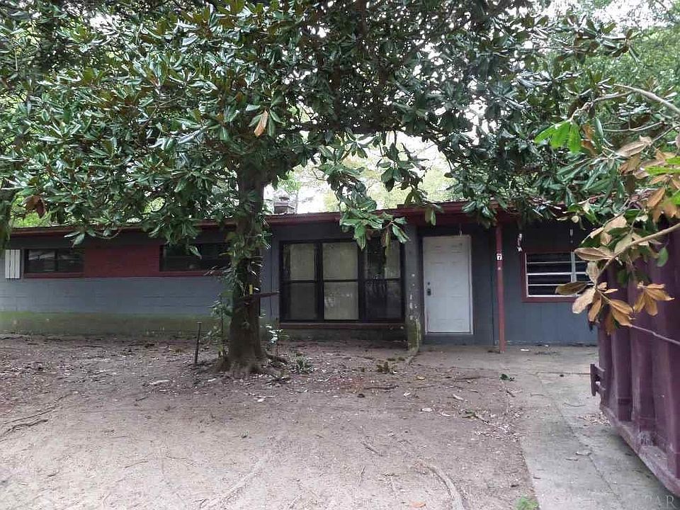 1st image of 7 Emerald Ave
